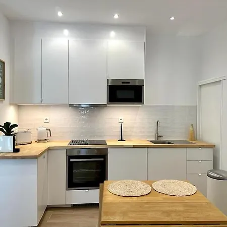 Cute 2 Mins From Apartamento Nazaré